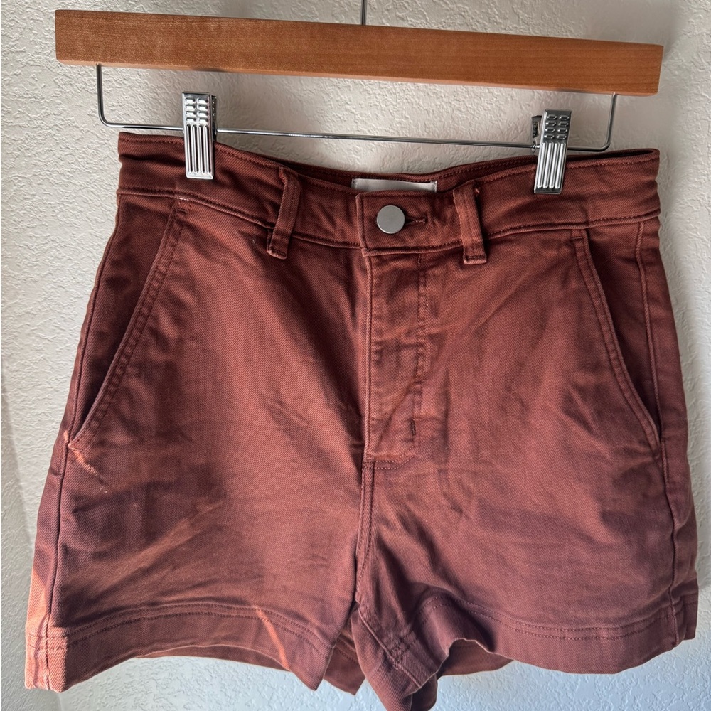 Everlane High-Waisted shorts